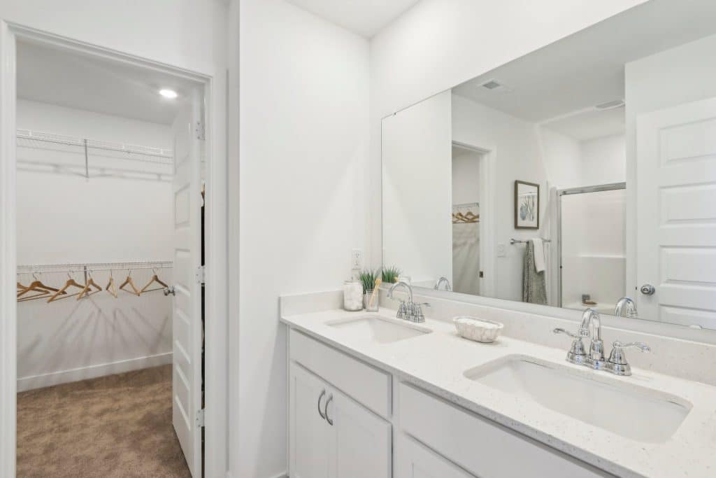 21 web or mls 6654 Willow Wy 021