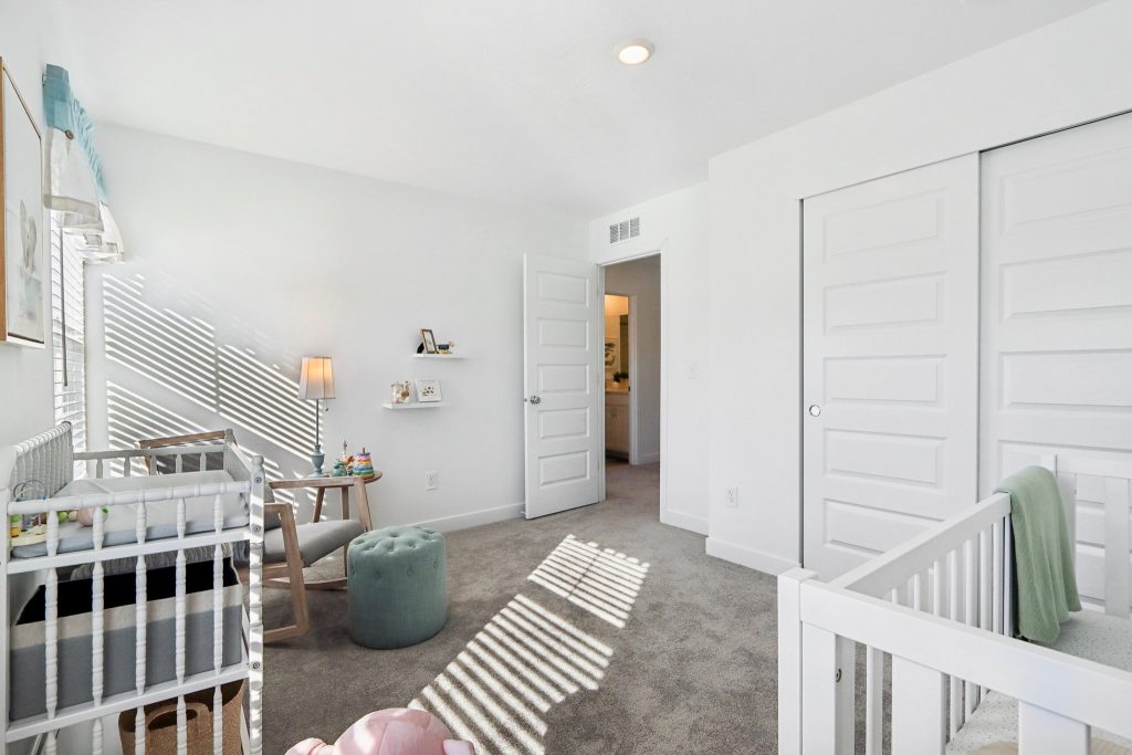 28 web or mls 6654 Willow Wy 028