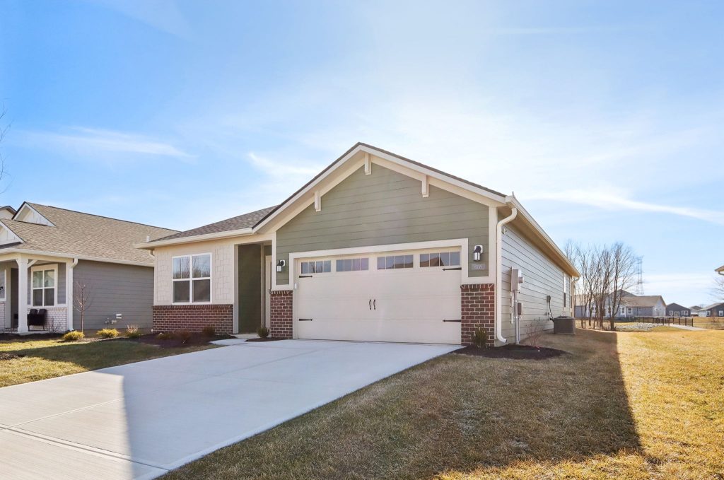 35 web or mls 6559 Hawthorne Dr 001