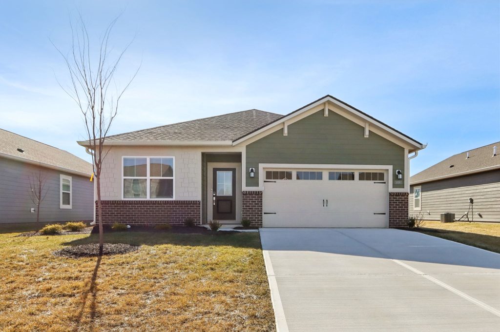 36 web or mls 6559 Hawthorne Dr 002