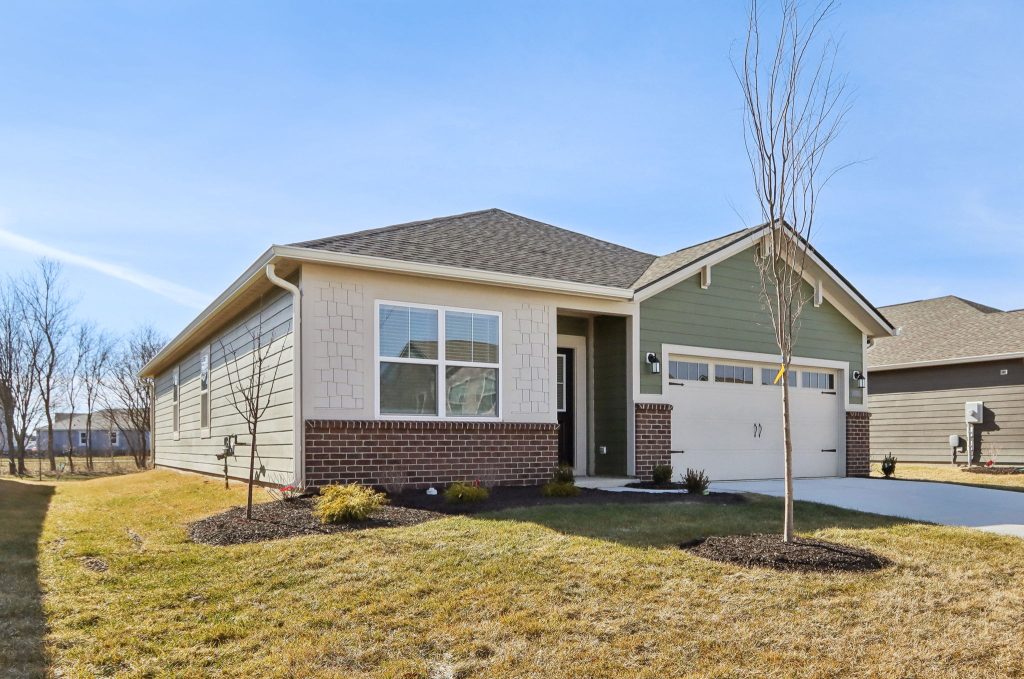 37 web or mls 6559 Hawthorne Dr 003
